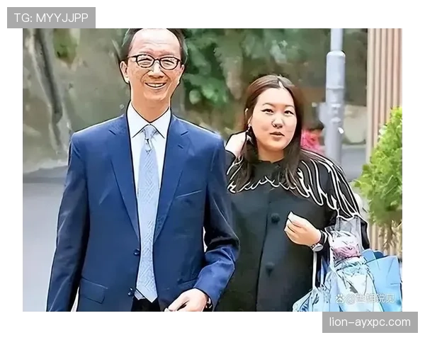 伏明霞出席活动那阵仗,看着就知道不是普通人逛街的预算 伏明霞出席活动那阵仗,看着就知道不是普通人逛街的预算